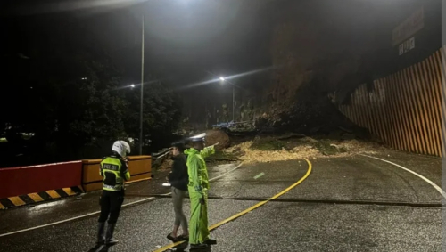 Longsor di Flyover Kelok Sembilan, Jalan Lintas Riau-Sumbar Kamis Malam Lumpuh Total