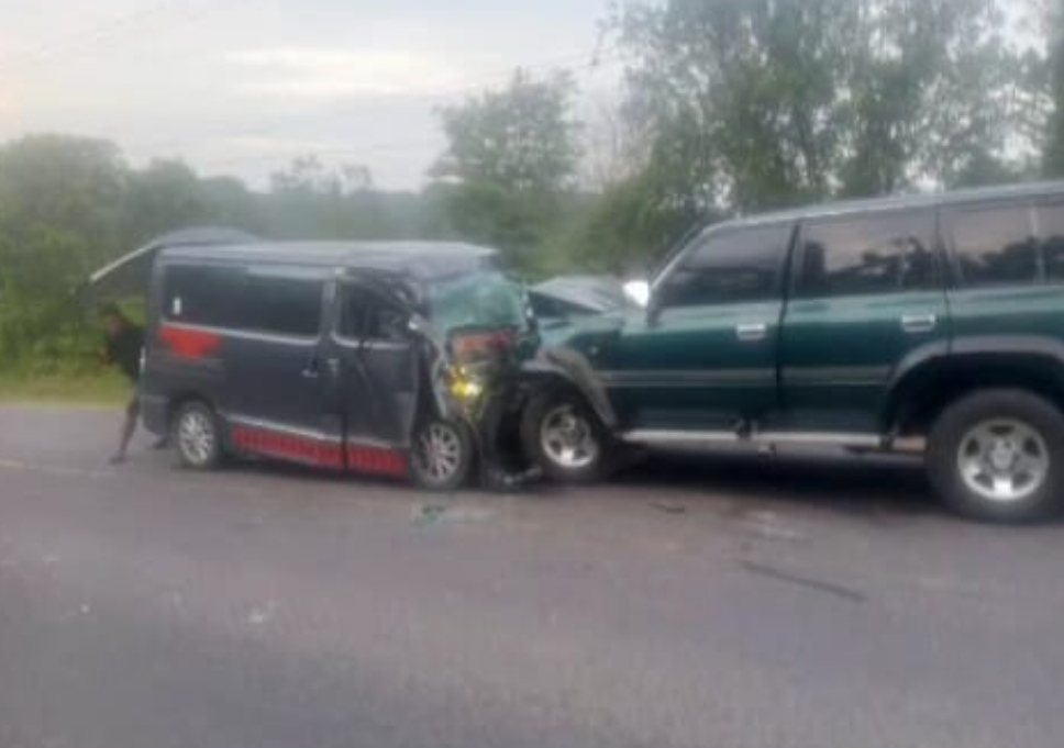Laga Ambulans Vs Land Cruiser di Pelalawan Dua Orang Tewas, Enam Luka-luka